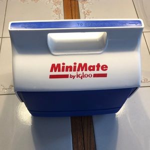 Minimate Igloo cooler
